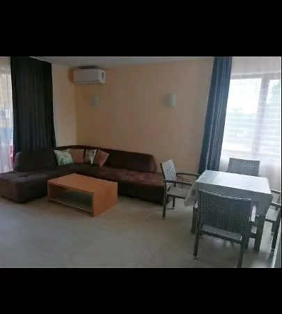 Apartment Апартамент Под Наем, На Метри От Морето!!